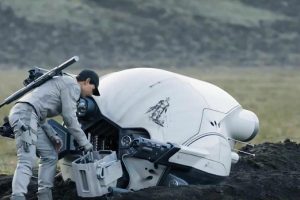 Oblivion – Tom Cruise Joins Forces With Tron: Legacy Director [Review]