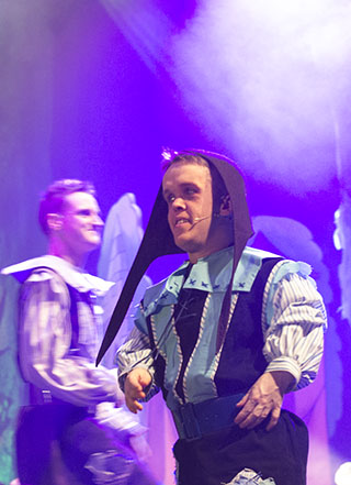 Robin Hood at the Rhyl Pavilion (Photo ©2015 Karen Woodham)