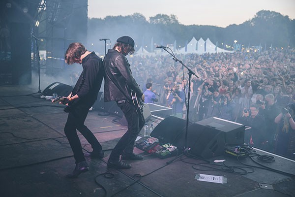 Catfish and the Bottlemen on the Main Stage (Courtesy Festival No 6)