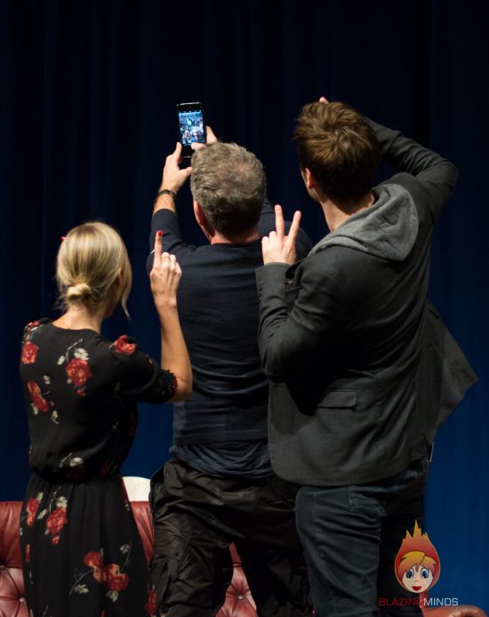 Laura Vandervoort, Matt Ryan & Sean Pertwee take a selfie! (photo by Karen Woodham/Blazing Minds)