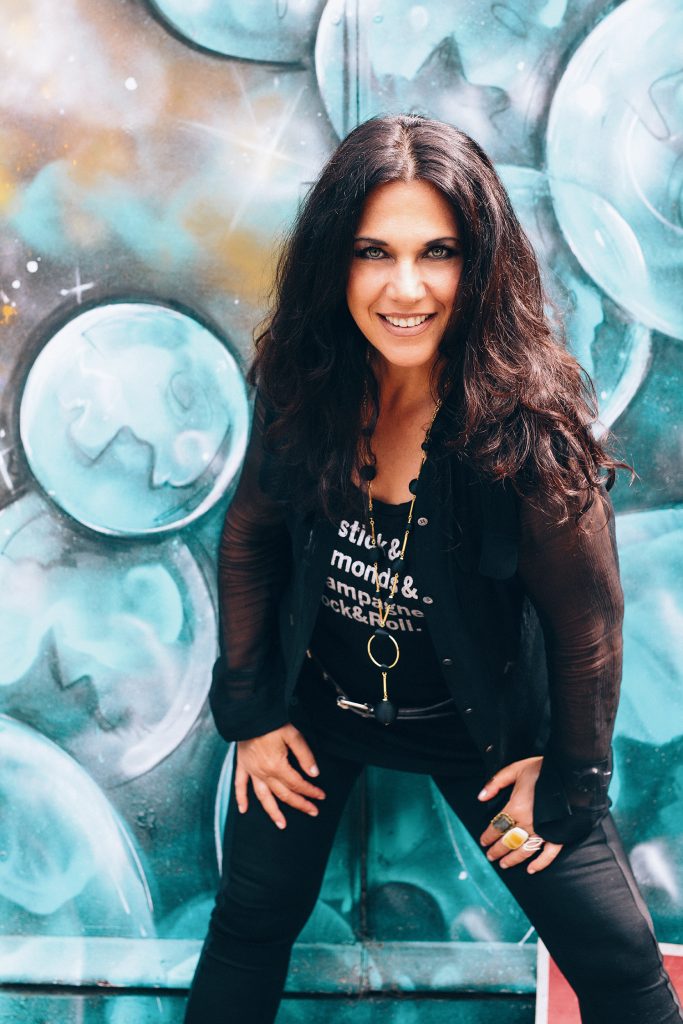 Sari Schorr 28 by Rob Blackham