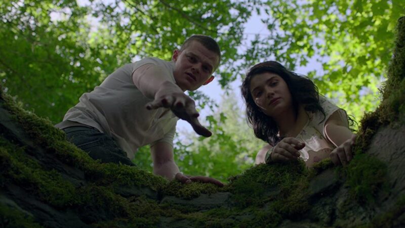 Behind Her Eyes Review - Still 2