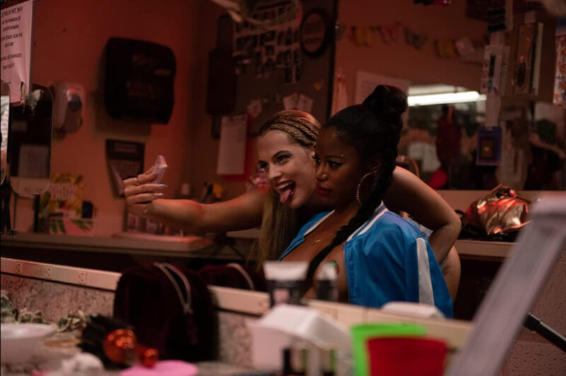 Zola Film Review - Still 3