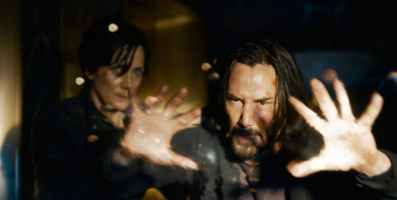 The Matrix Resurrections - Carrie Anne-Moss and Keanu Reeves