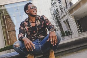 Singer Walt Anderson’s new song “Fly” is becoming a hit