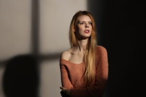 Actress Ayvianna Snow in New Horror Film ‘HOLLOW’ which has been Selected for the Romford Film Festival