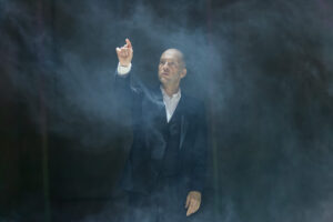 Derren Brown brings SHOWMAN to the West End