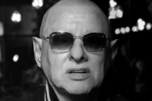 Happy Mondays and Black Grape frontman Shaun Ryder is heading to Theatr Colwyn