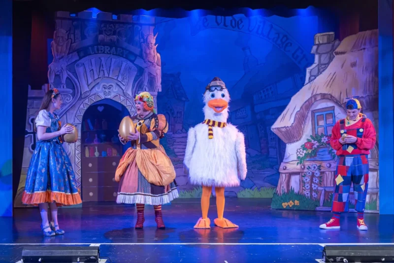 Joanna - Stuart -Steve in Mother Goose - Photo Paul Sampson