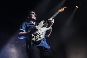 Cold Chisel’s Ian Moss will be returning to the UK for two special performances
