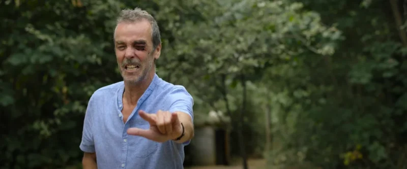 John Hannah in Gangster's Kiss