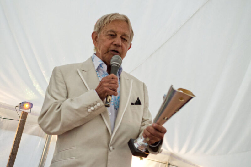 Frazer Hines with his Lifetime Achievement Award at the Sykehouse Film Festival