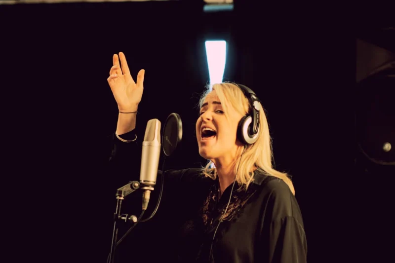 Elles Bailey - Photo Credit: James Moriarty