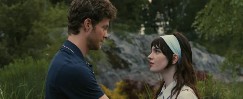 Jack Quaid and Sophie Thatcher in Companion