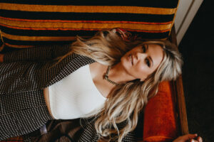 Shari Rowe: Bringing Nashville to the West