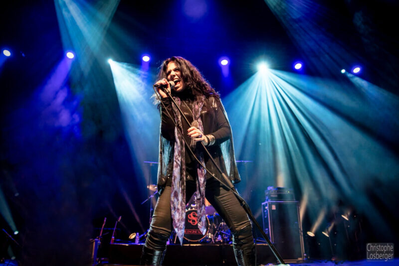 SARI SCHORR by Christofe Losberger