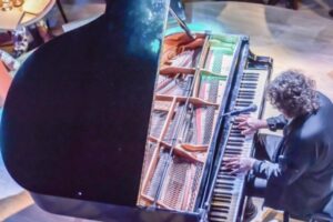 Composer Randy Edelman Returns to England