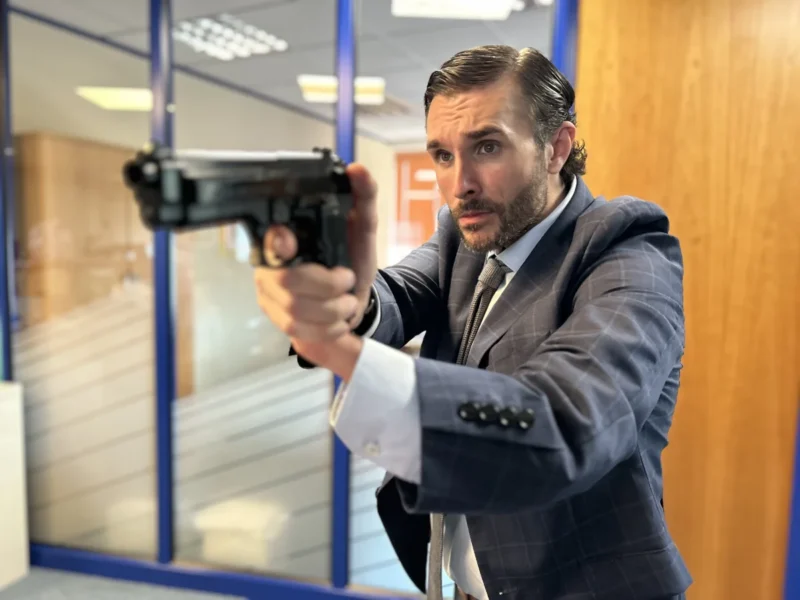 Ritchi Edwards as Detective Lionbur in JITTERS
