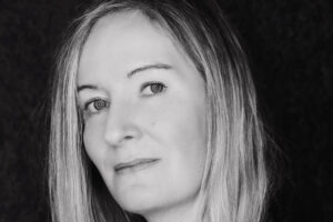 Ulster Singer-songwriter, Harpist, and Biologist Bróna McVittie